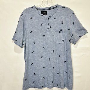 B & F Men’s Shirt Lg Ricky Singh Blue w/ Pineapples ¼ Button Front Short Sleeve